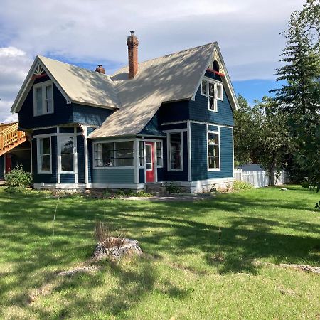 Victorian Guest Getaway-20Mins To Glacier National Park-10Mins To Airport! Columbia Falls Exterior photo